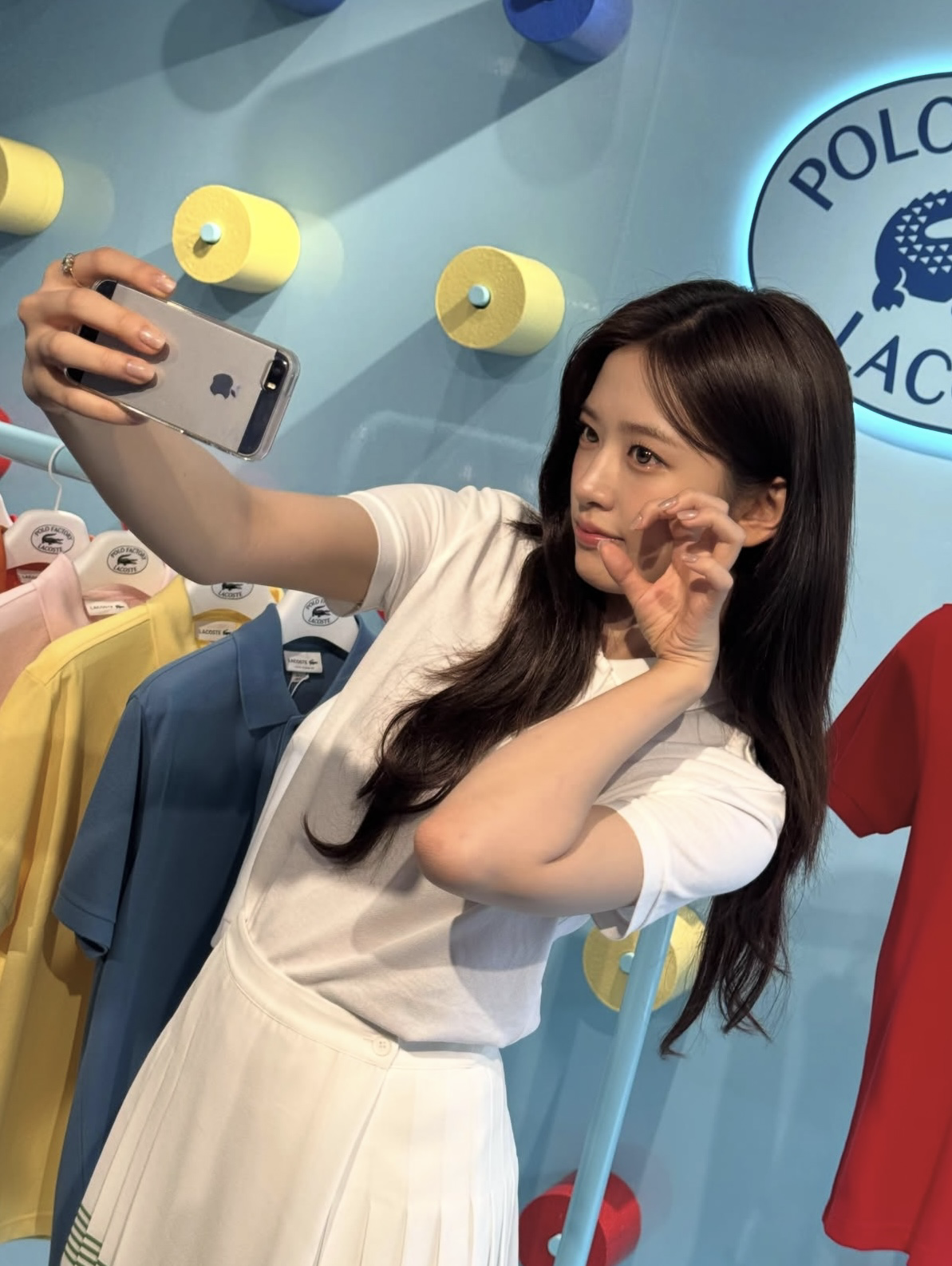 A moment captured by An Yujin (IVE)'s fan