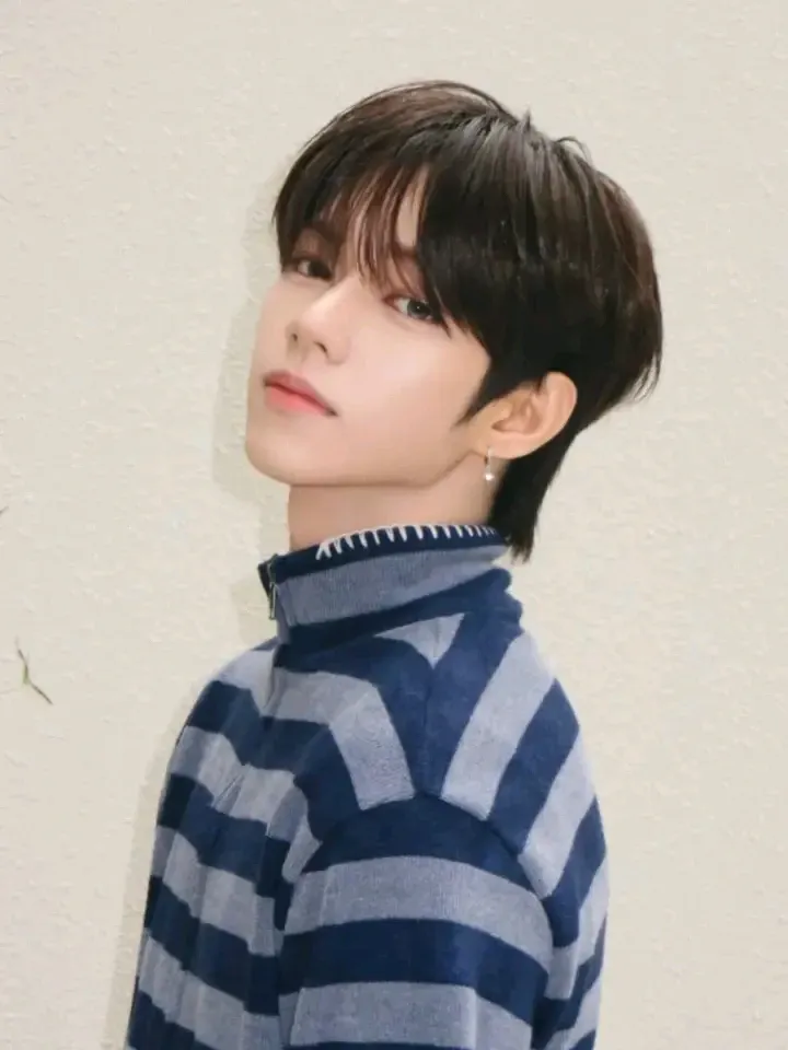 Today’s hot picks from the 제이엘 (아홉) community