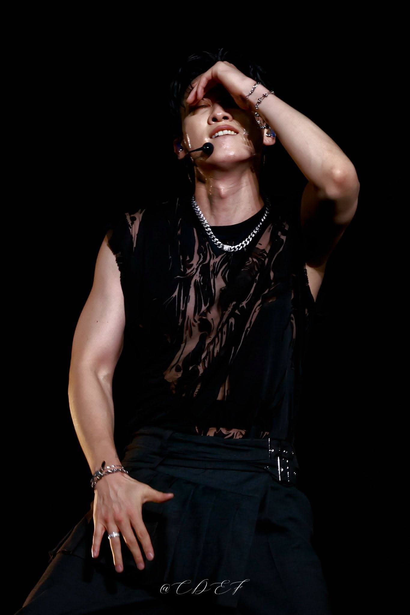 Behind-the-scenes cut of Eunhyuk (Super Junior)