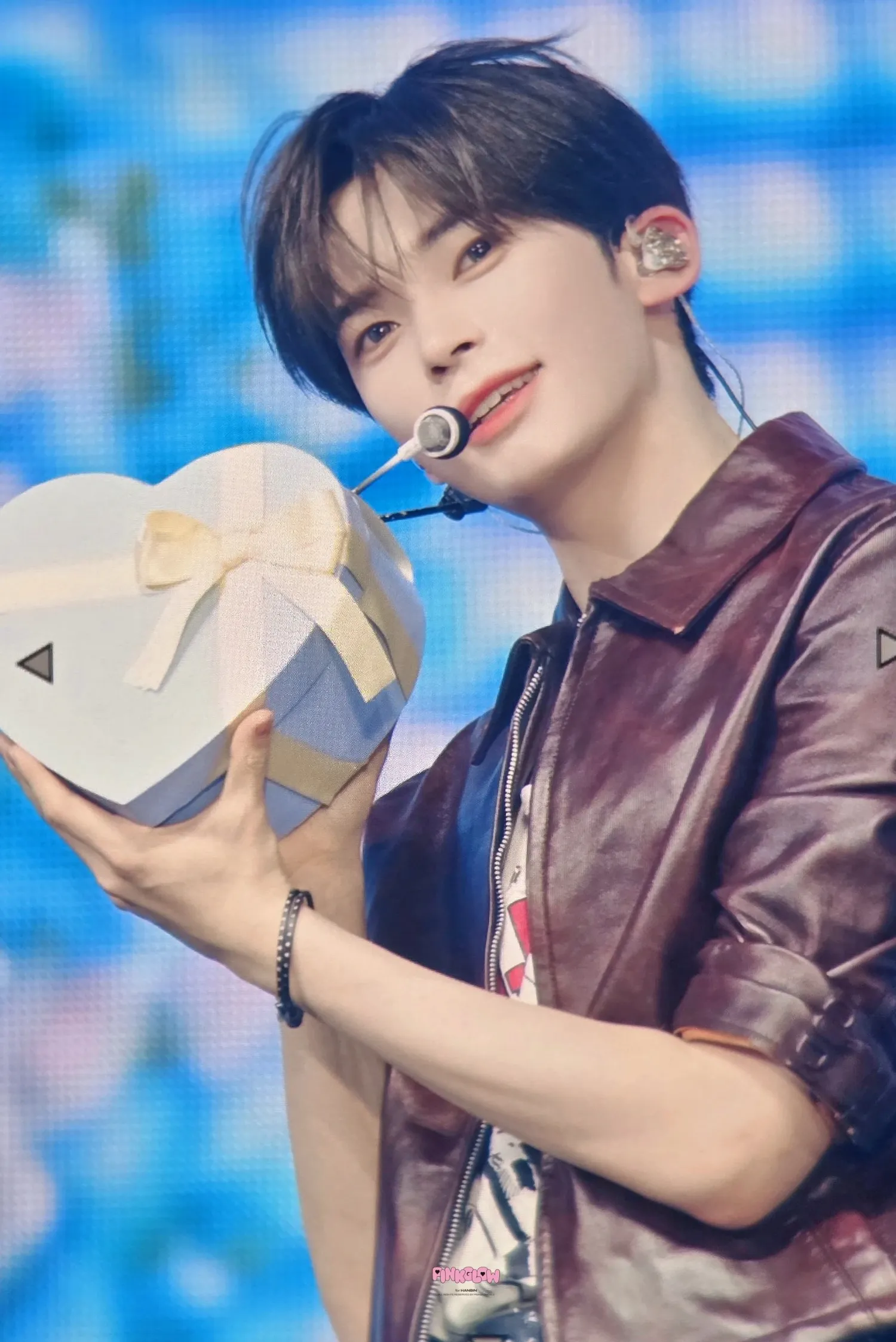 Latest photo of Sung Hanbin (ZEROBASEONE)