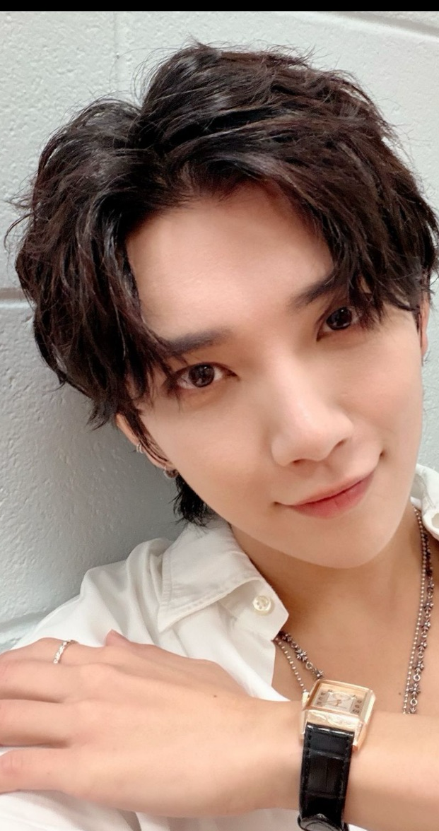 A heartfelt wallpaper shared by Joshua (SEVENTEEN)'s fans