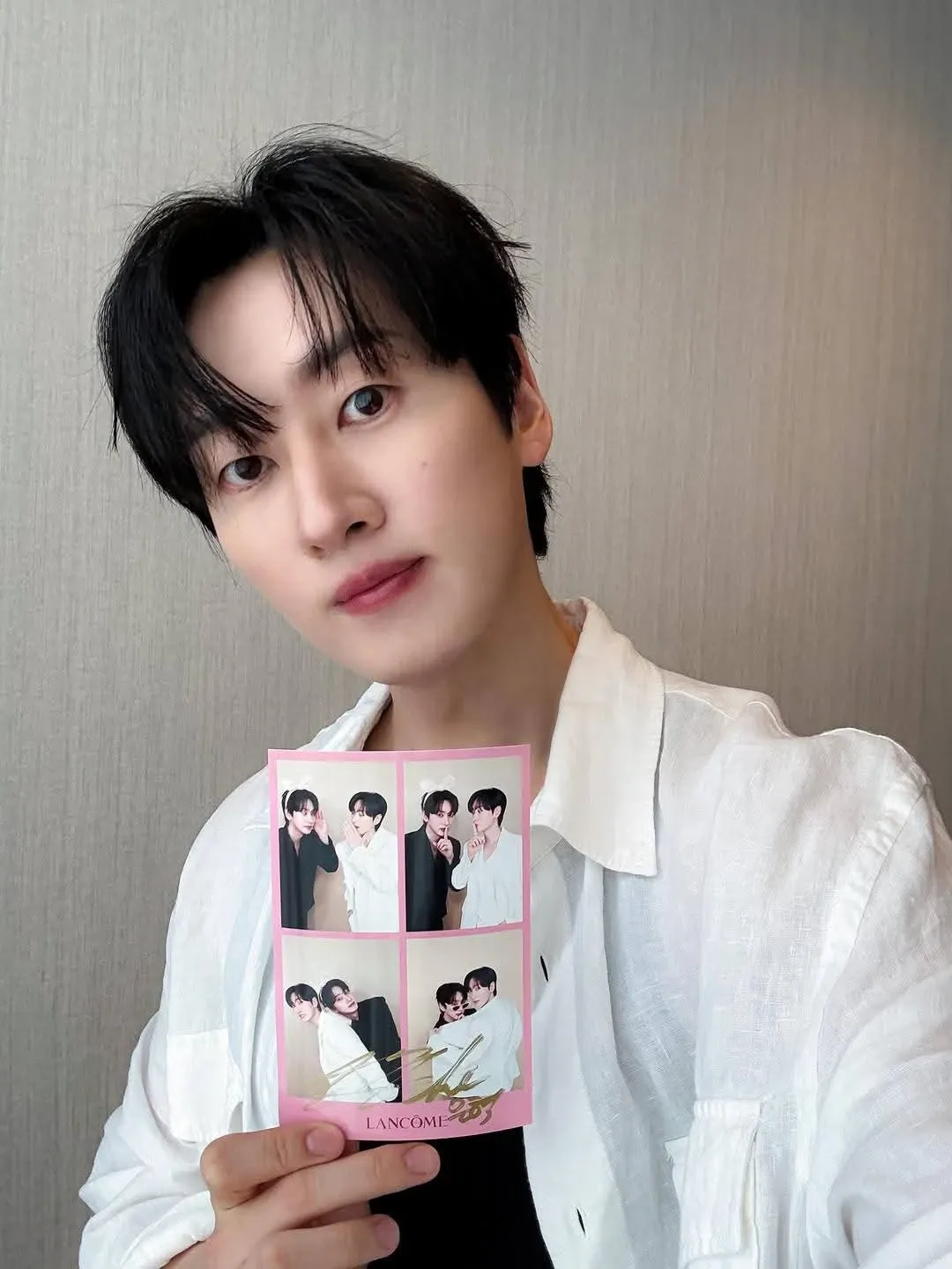 A moment captured by Eunhyuk (Super Junior)'s fan