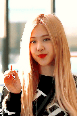 Latest photo of ROSÉ (BLACKPINK)