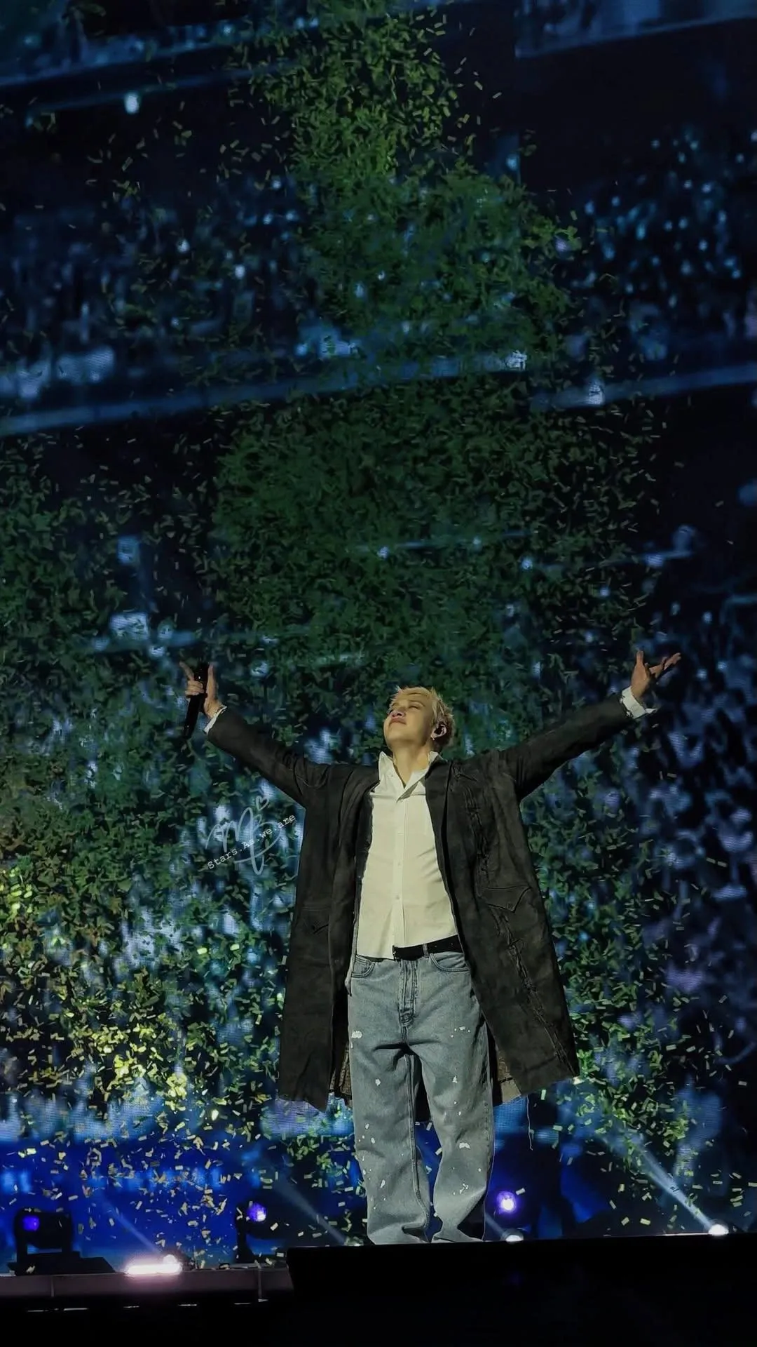 The most beloved wallpaper among Bang Chan (Stray Kids)'s fans