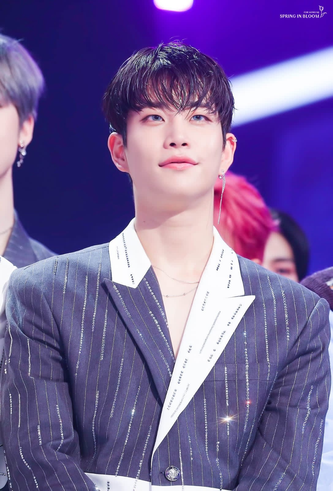 A moment captured by MJ (ASTRO)'s fan