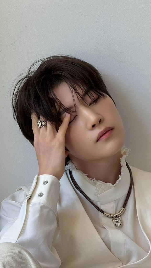 Recent activity shot of Seok Matthew (ZEROBASEONE)