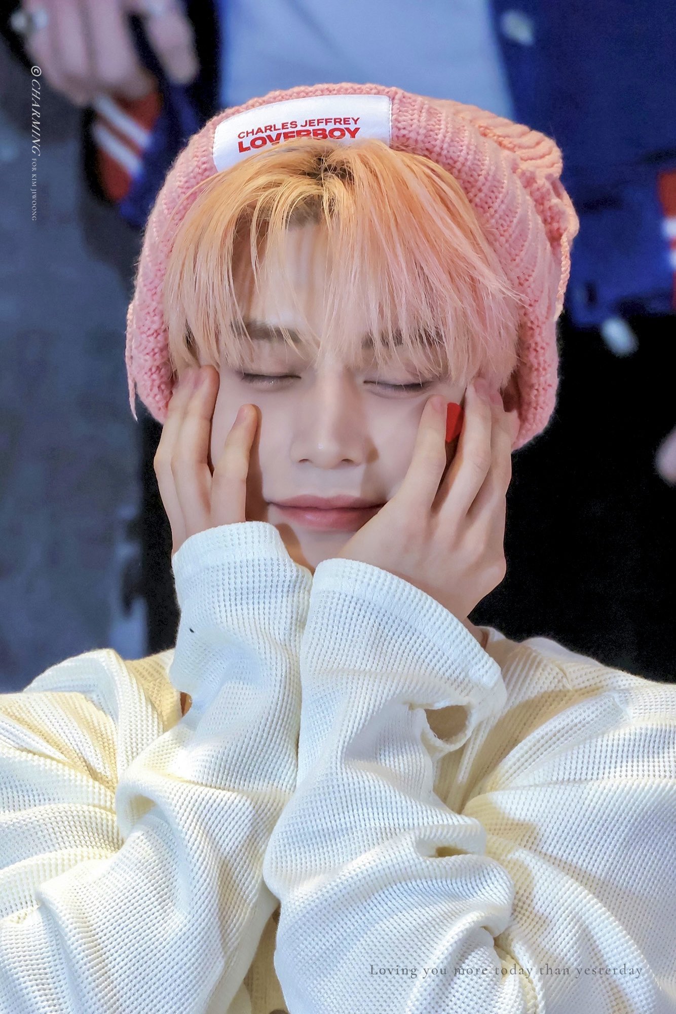 Foto aktivitas terbaru Kim Jiwoong (ZEROBASEONE)