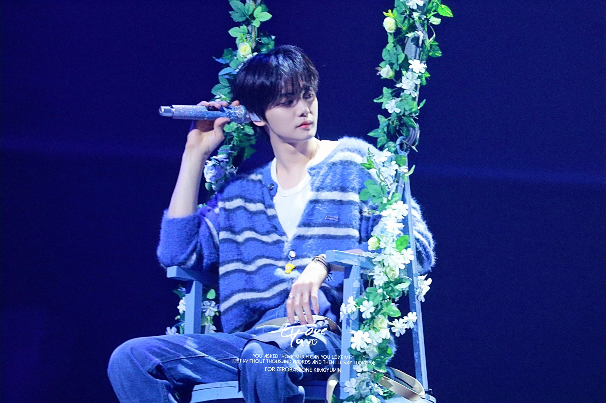 Latest photo of Kim Gyuvin (ZEROBASEONE)