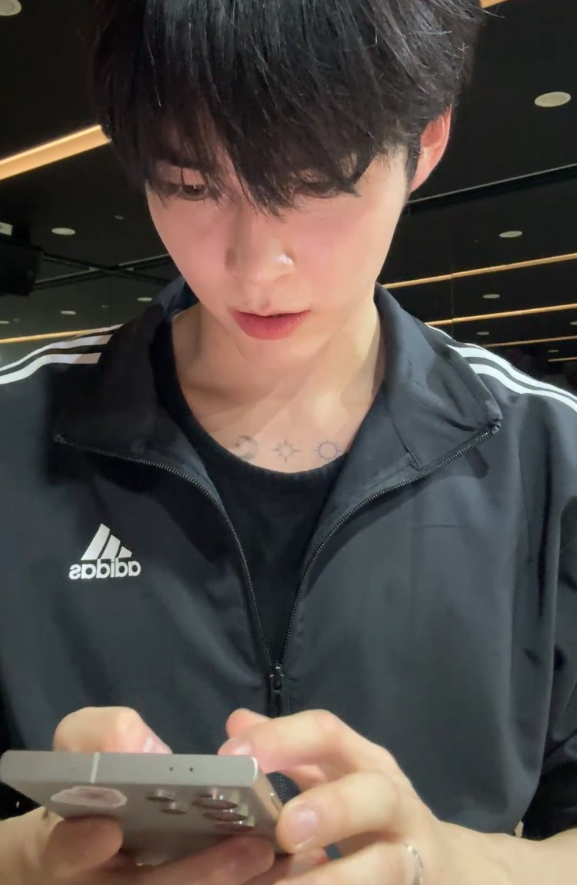 A moment captured by Sung Hanbin (ZEROBASEONE)'s fan