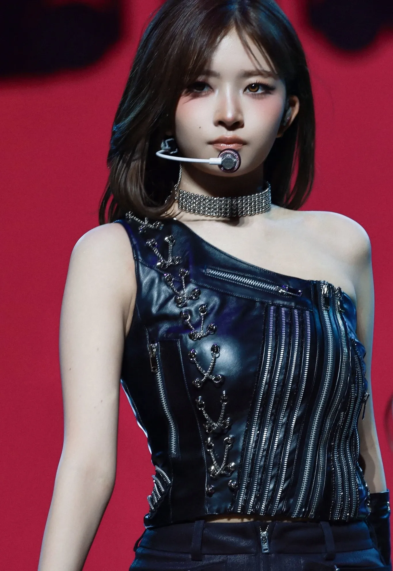 Behind-the-scenes cut of Rei (IVE)