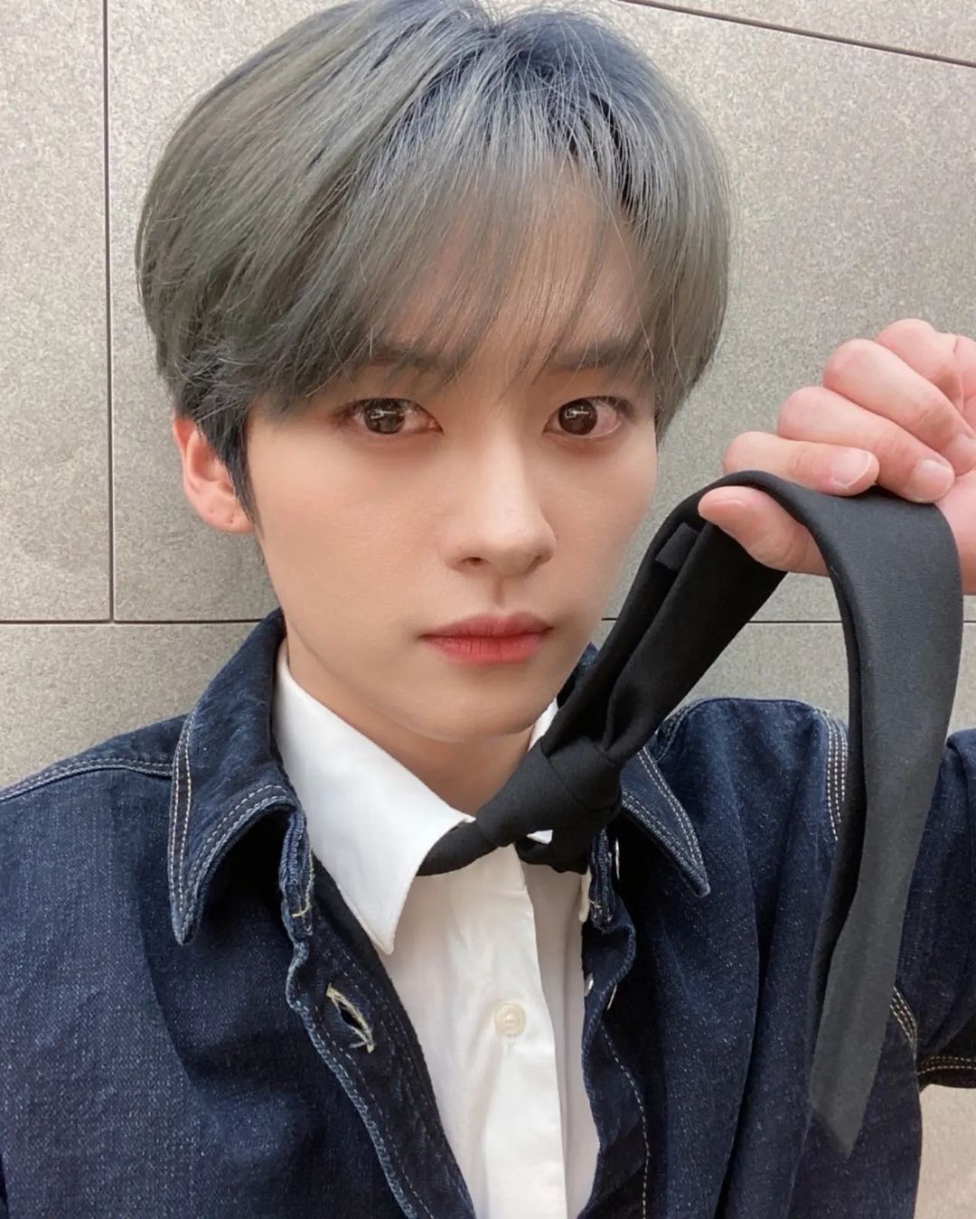 Latest photo of Lee Know (Stray Kids)