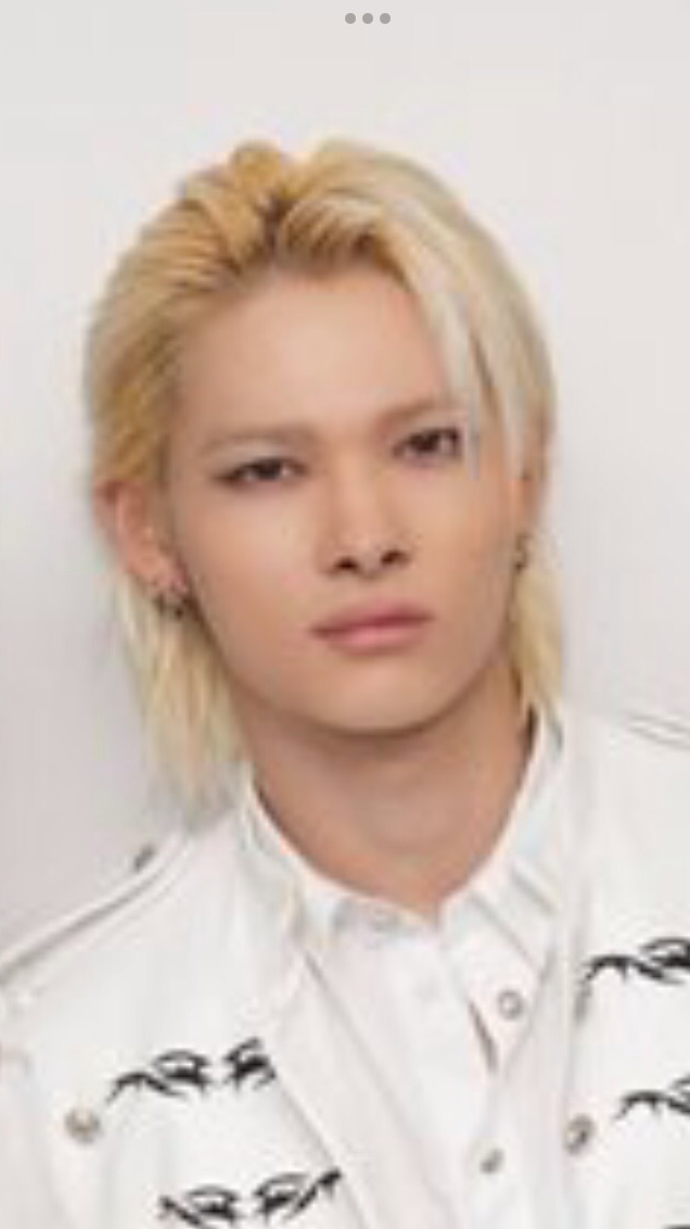 NI-KI (ENHYPEN)的最新照片