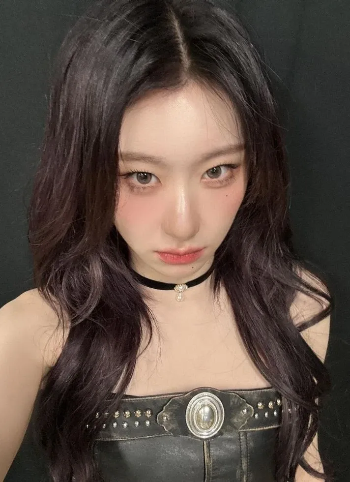 Latest photo of Chaeryeong (ITZY)