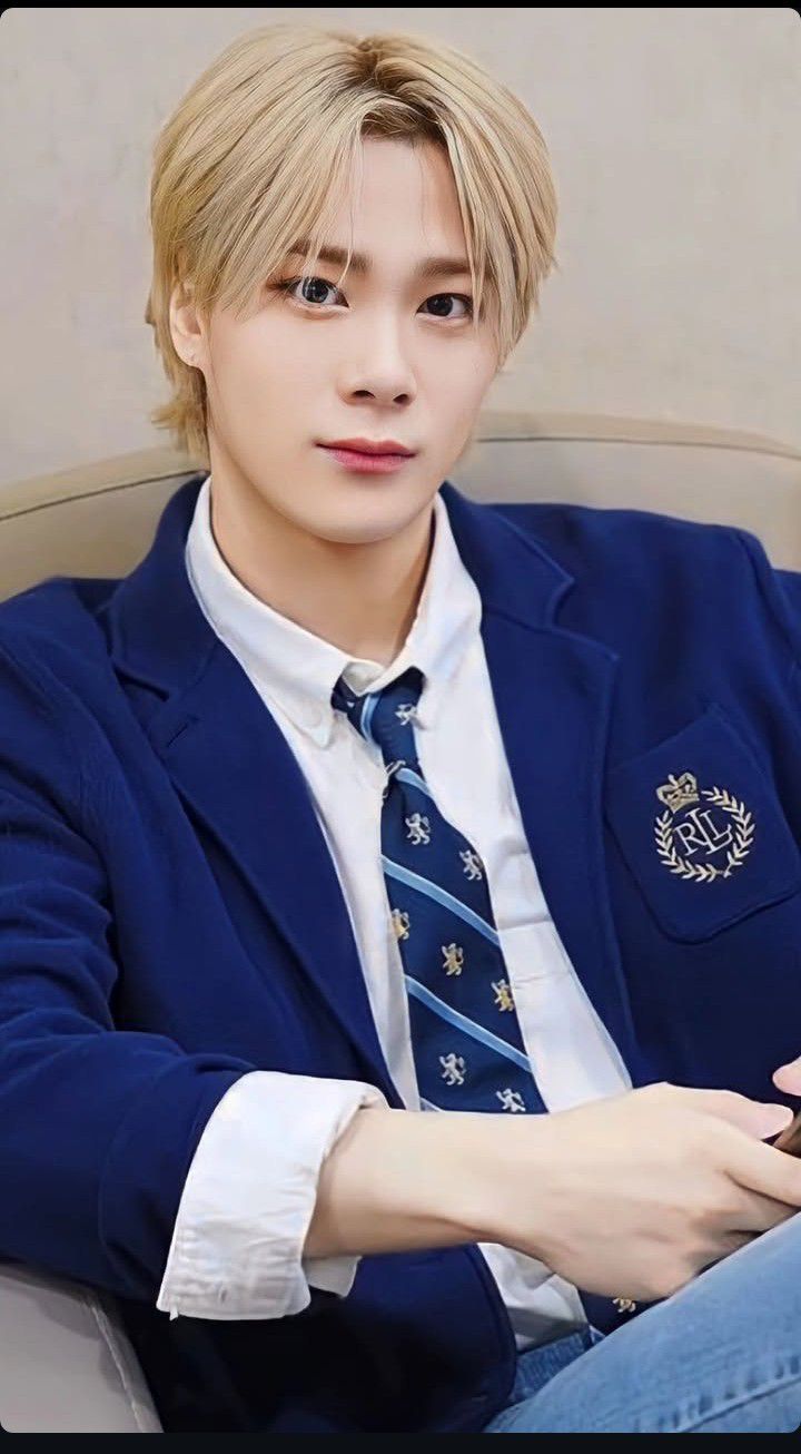 Latest photo of Moonbin (ASTRO)