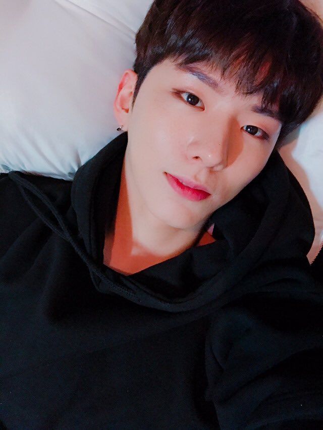 Foto terbaru Kihyun (MONSTA X)