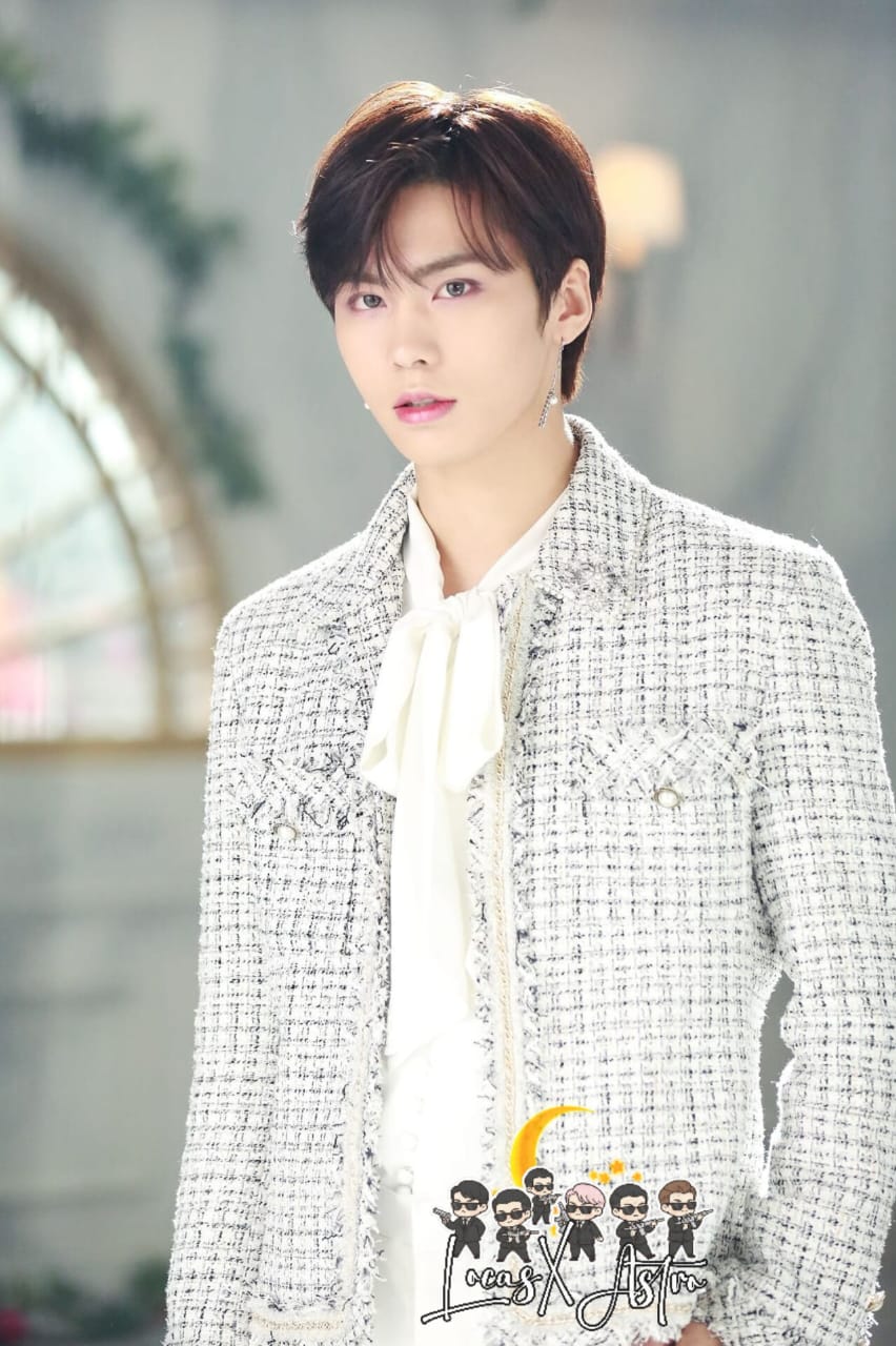 A moment captured by Rocky's fan