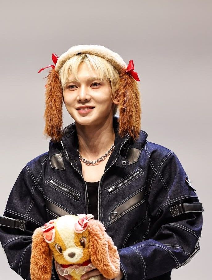 Recent activity shot of Yeosang (ATEEZ)