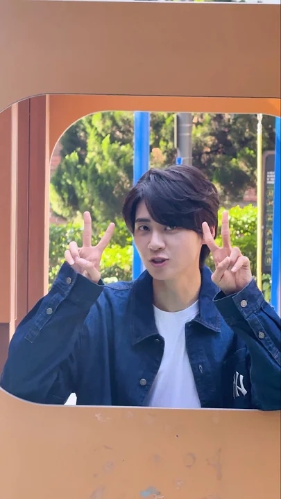 A moment captured by Lee Jinhyuk's fan
