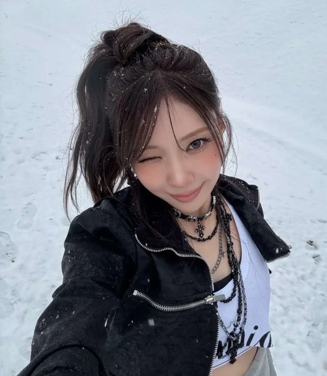 마유카 (NiziU)의 비하인드 컷