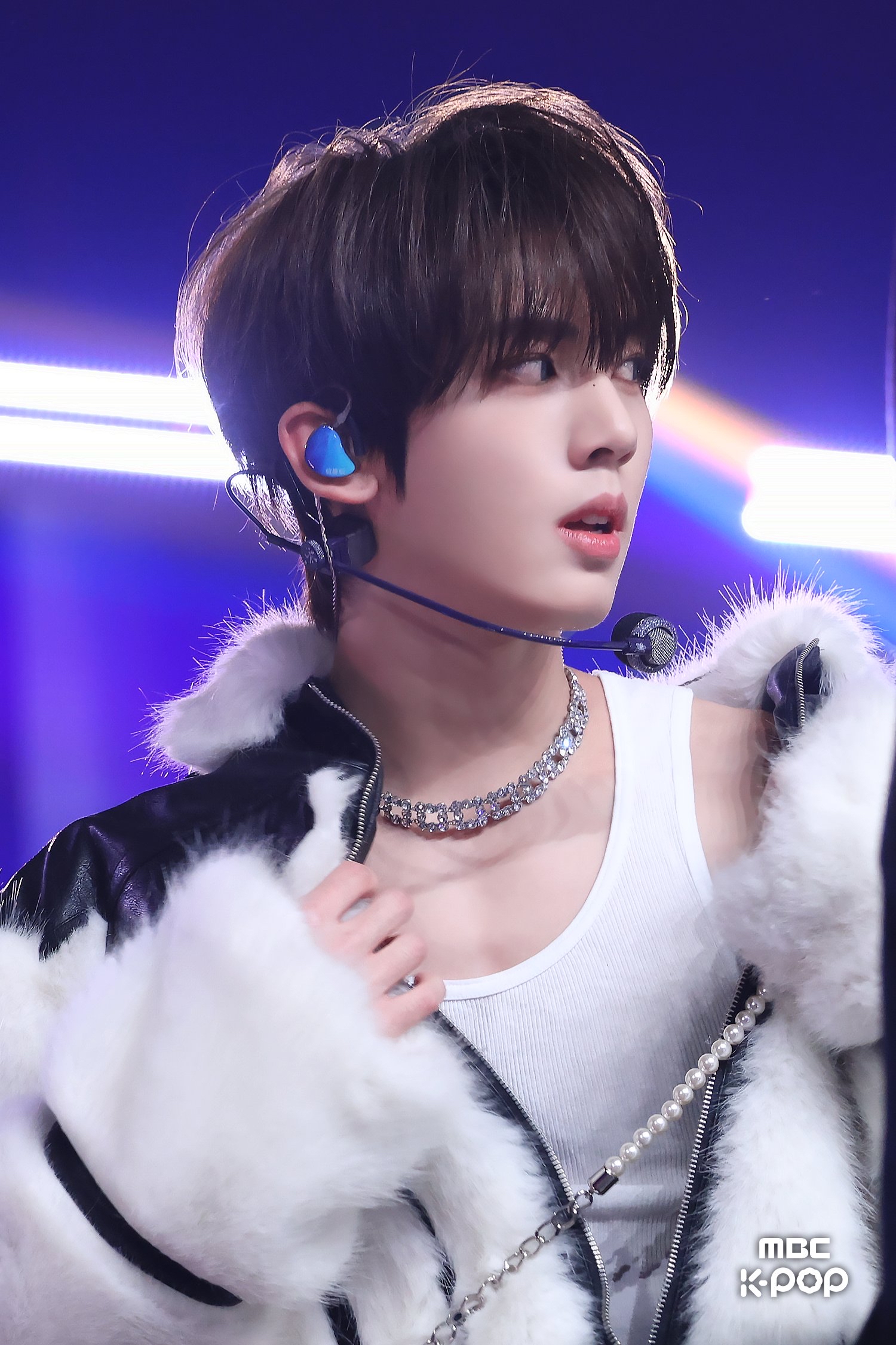 A moment captured by Han Yujin (ZEROBASEONE)'s fan