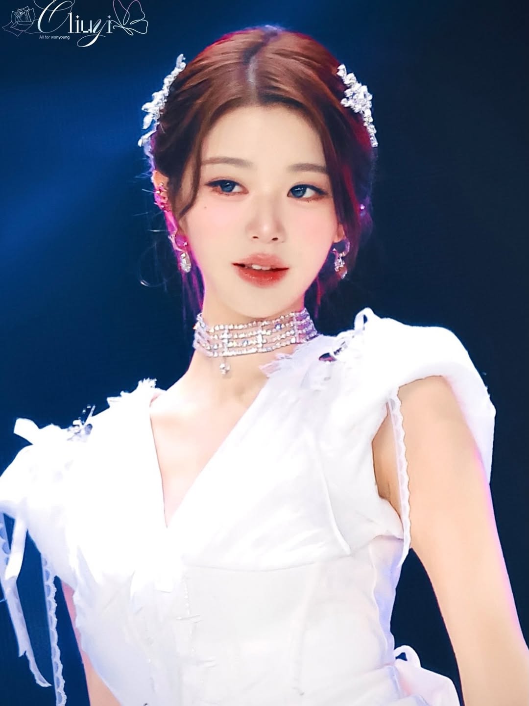 Recent activity shot of Jang Wonyoung (IVE)