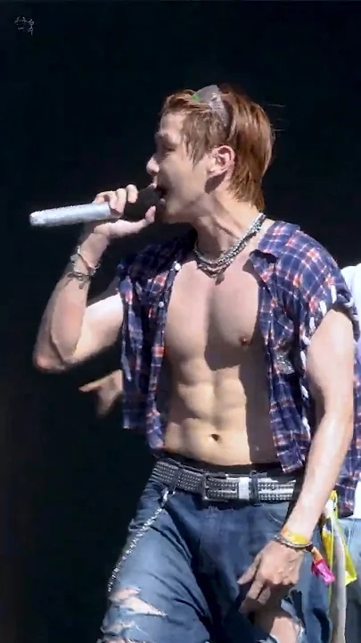 Today's most popular wallpaper in the Kang Daniel community