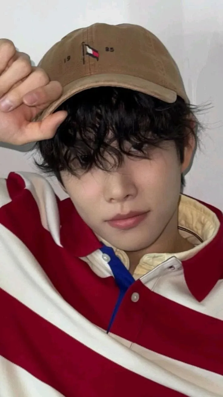 A moment captured by MJ (ASTRO)'s fan