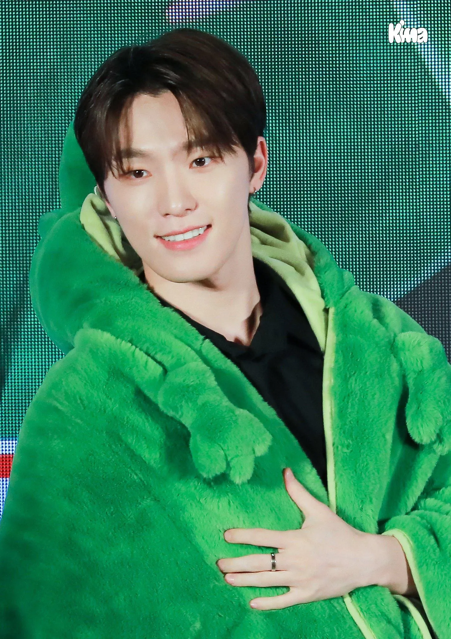 A moment captured by Dino (SEVENTEEN)'s fan