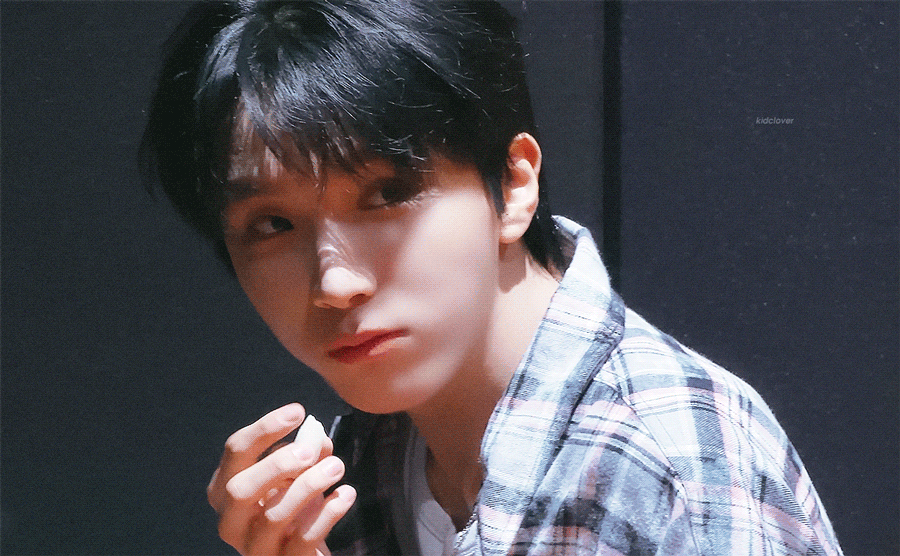 ウンハク (BOYNEXTDOOR)の最近の活動写真