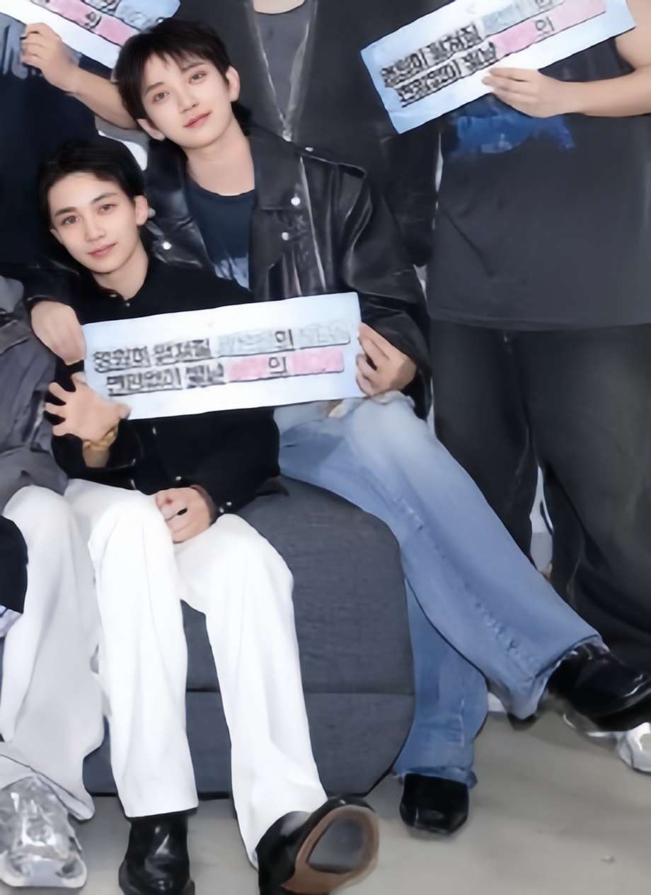 Latest photo of Joshua (SEVENTEEN)