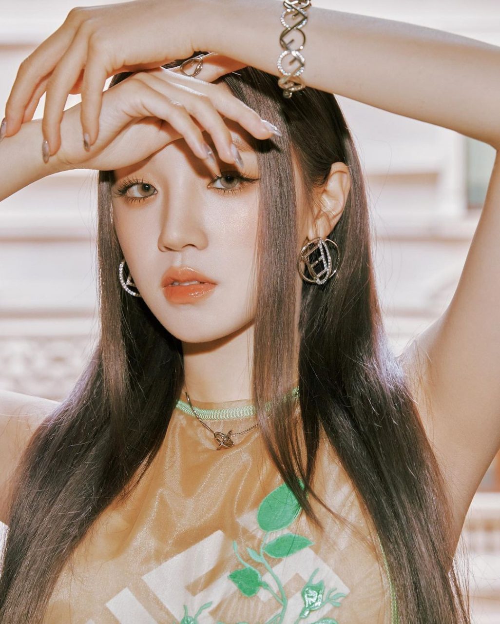 Behind-the-scenes cut of Yuqi (i-dle)