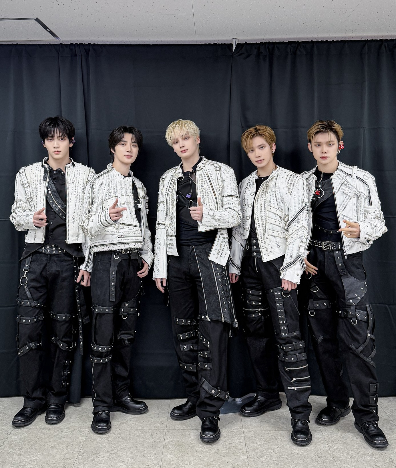 투모로우바이투게더 최근 활동샷