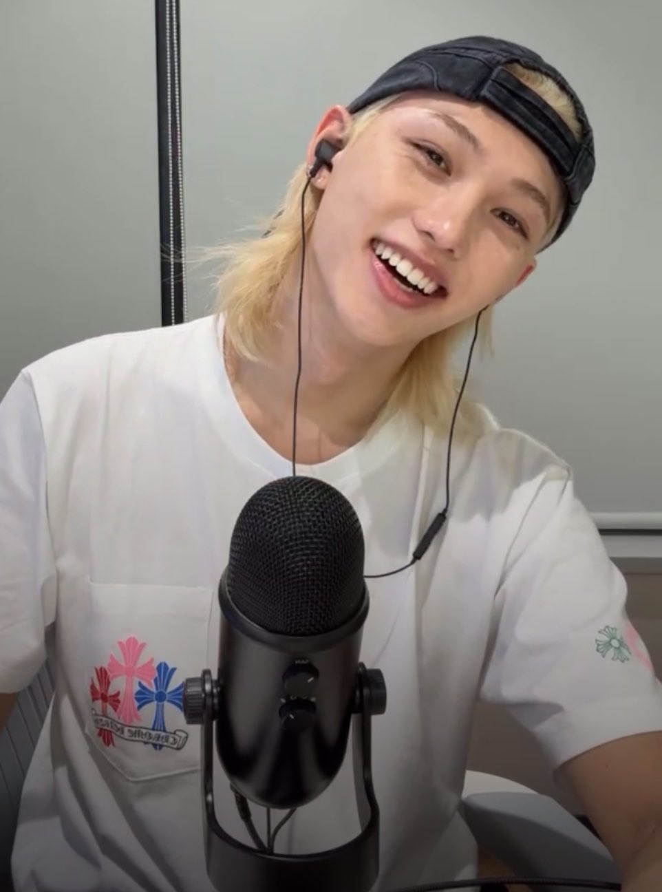 Recent activity shot of Felix (Stray Kids)