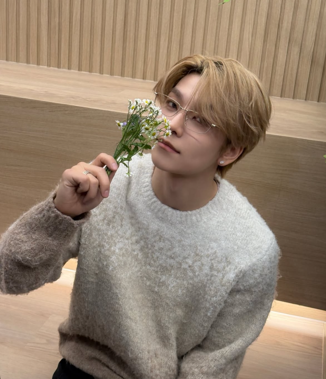 Behind-the-scenes cut of He Xinlong (ALPHA DRIVE ONE)