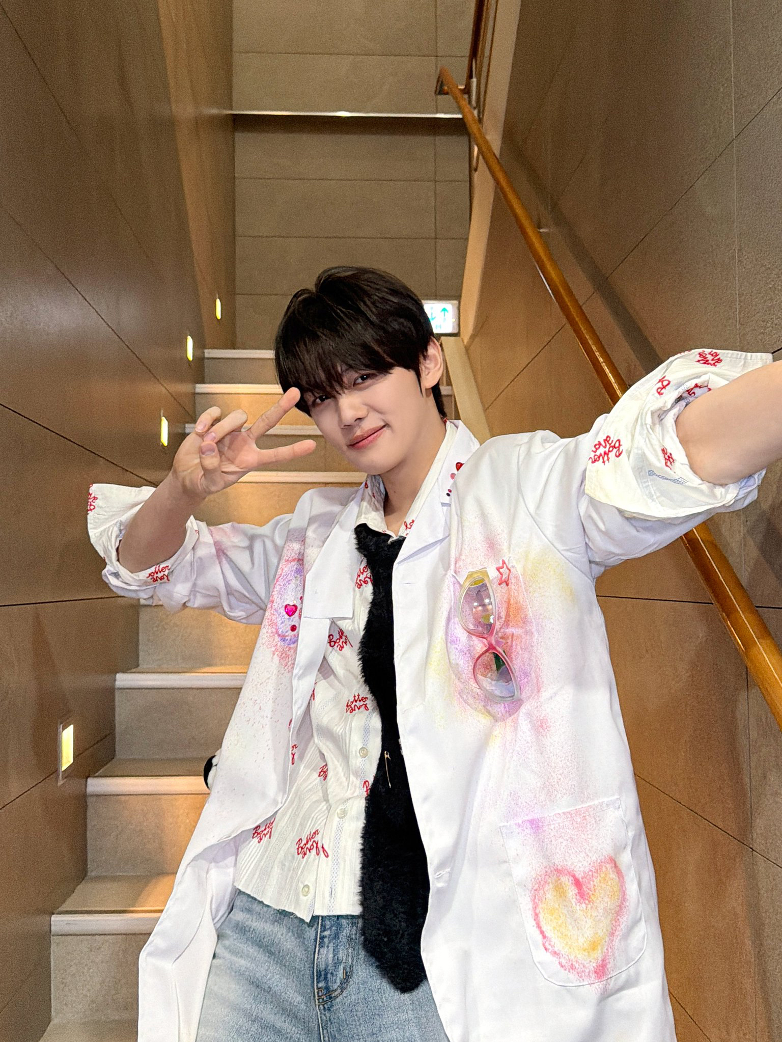 Recent activity shot of Kim Gyuvin (ZEROBASEONE)