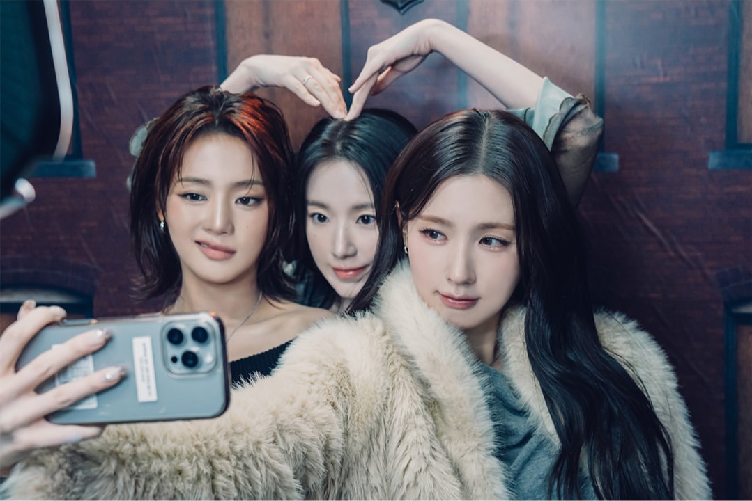 Behind-the-scenes cut of Shuhua (i-dle)