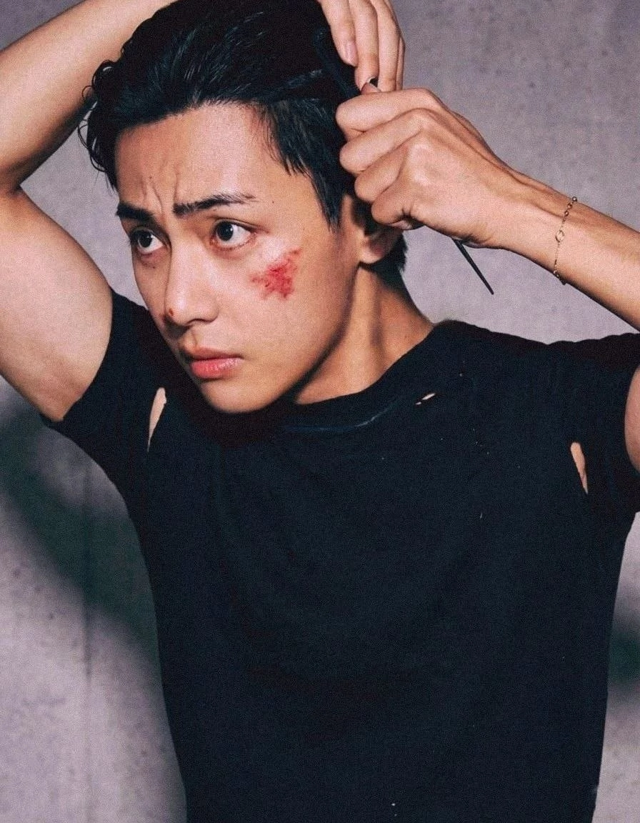 Latest photo of V (BTS)