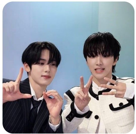 A moment captured by Han Yujin (ZEROBASEONE)'s fan