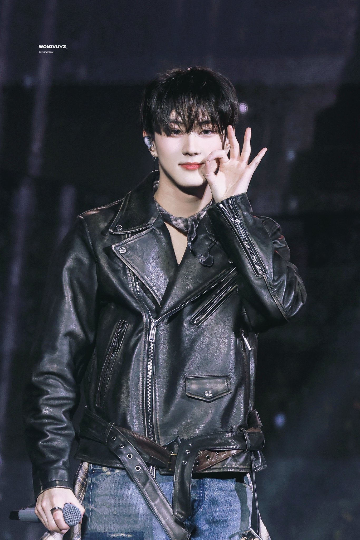 Latest photo of Jungwon (ENHYPEN)