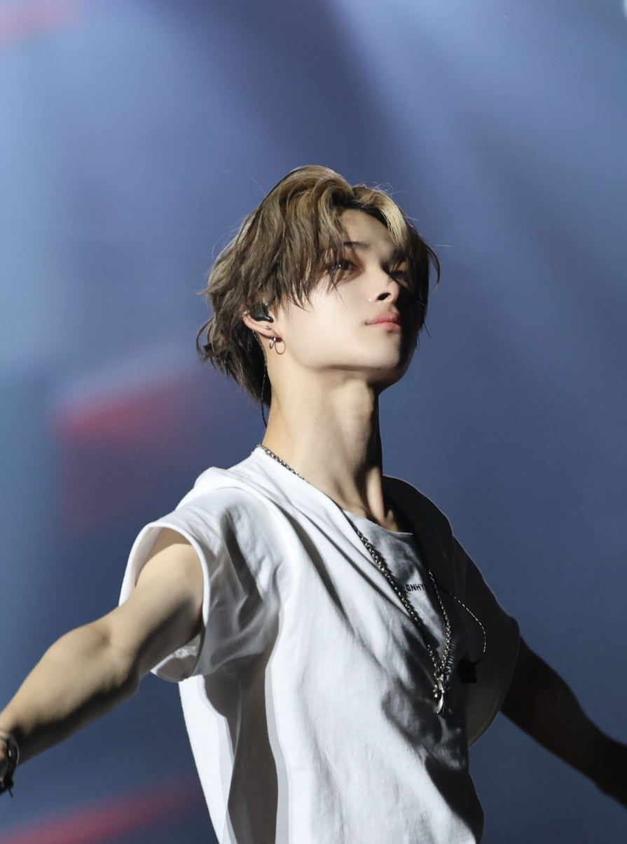 Foto terbaru NI-KI (ENHYPEN)