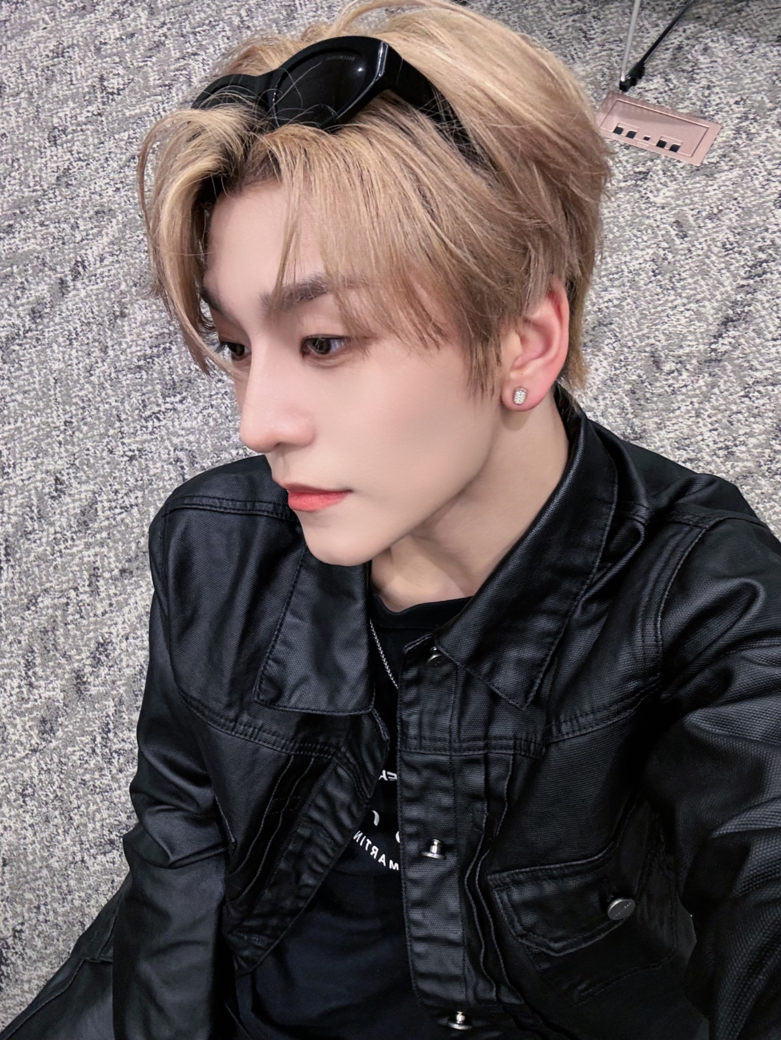 Behind-the-scenes cut of He Xinlong (ALPHA DRIVE ONE)