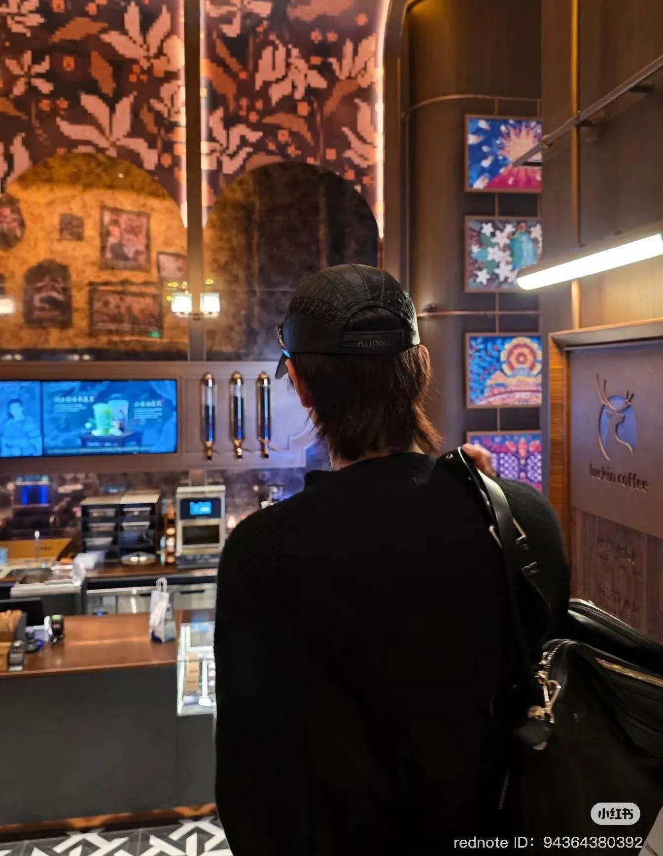 Behind-the-scenes cut of Joshua (SEVENTEEN)