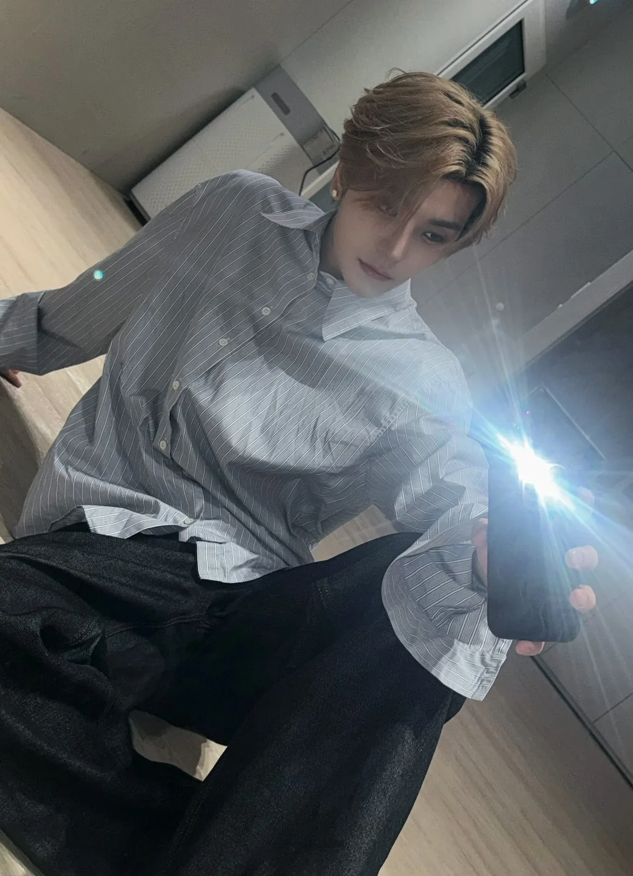 Behind-the-scenes cut of He Xinlong (ALPHA DRIVE ONE)