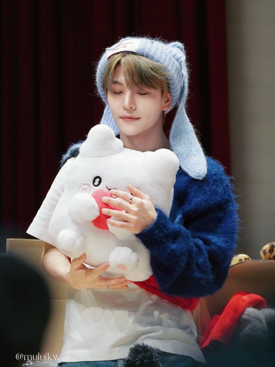 Behind-the-scenes cut of He Xinlong (ALPHA DRIVE ONE)