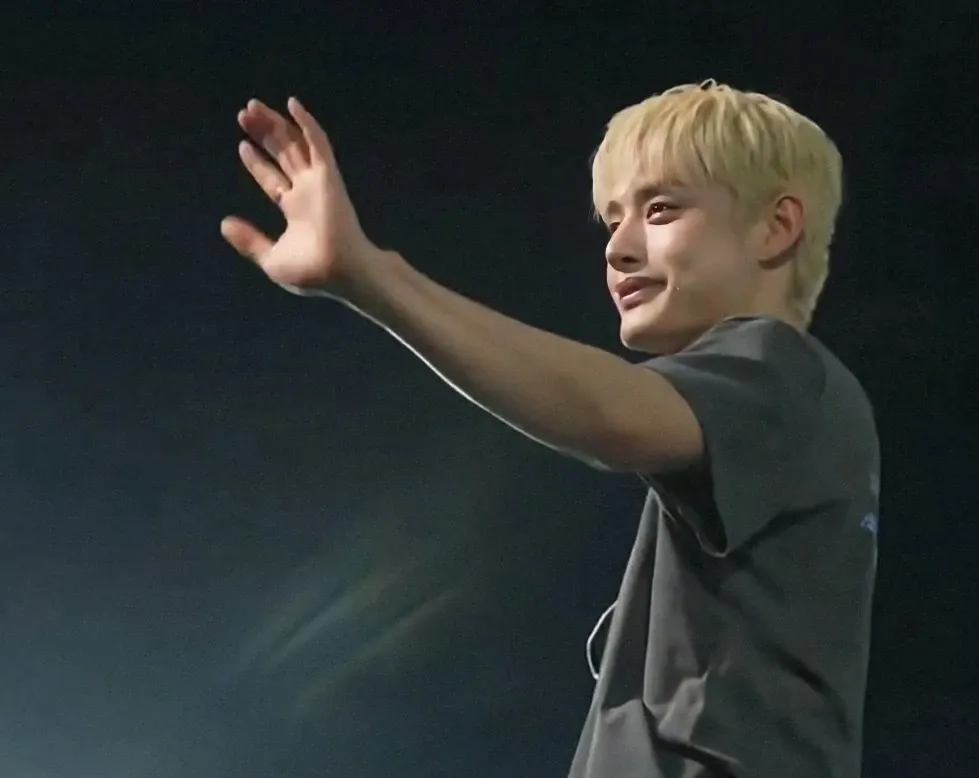 Recent activity shot of Kim Jiwoong (ZEROBASEONE)