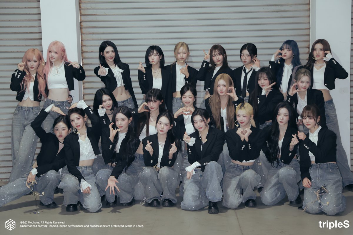 Behind-the-scenes cut of tripleS