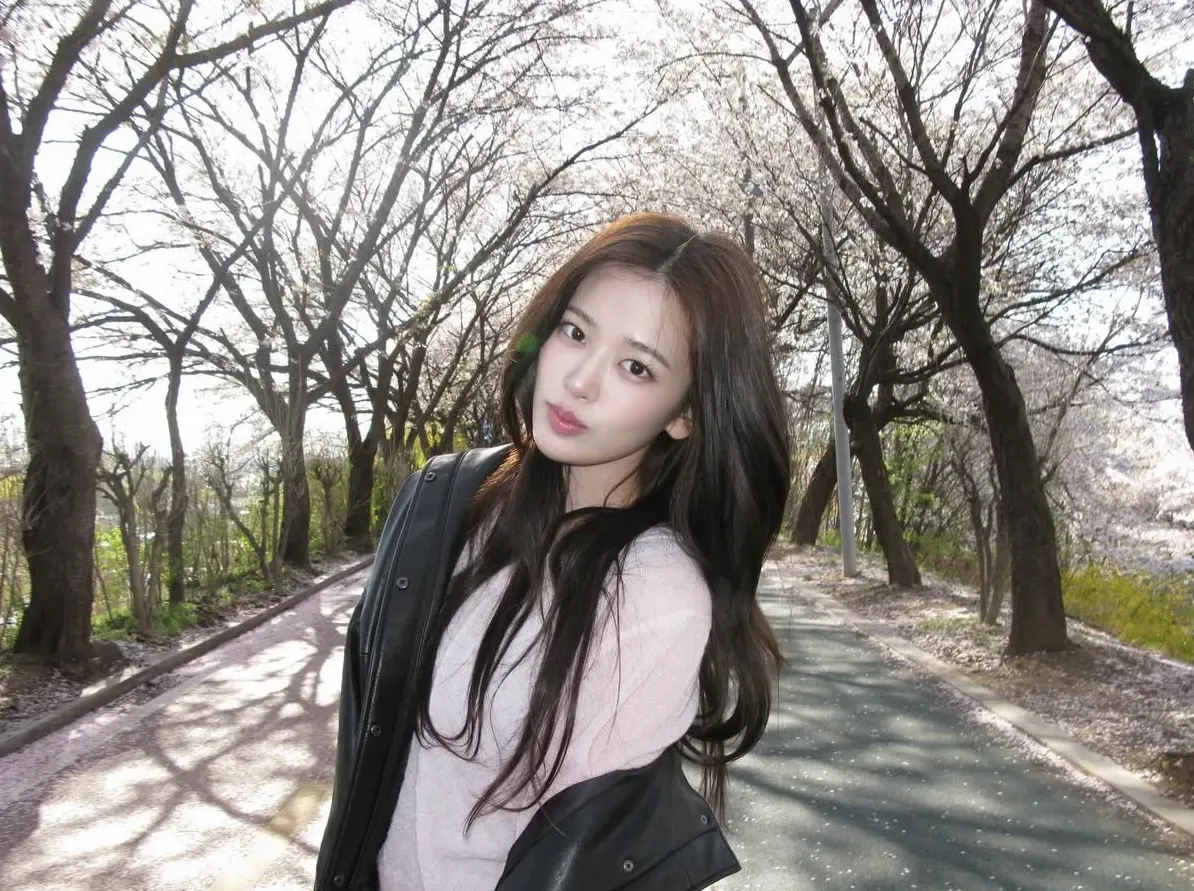 안유진 (IVE) 최근 활동샷