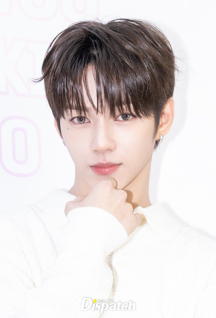 A moment captured by JL (AHOF)'s fan