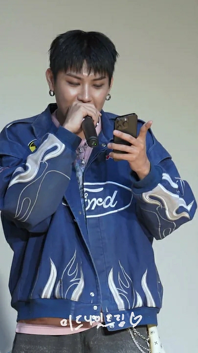 Today's most popular wallpaper in the Park Woojin (AB6IX) community