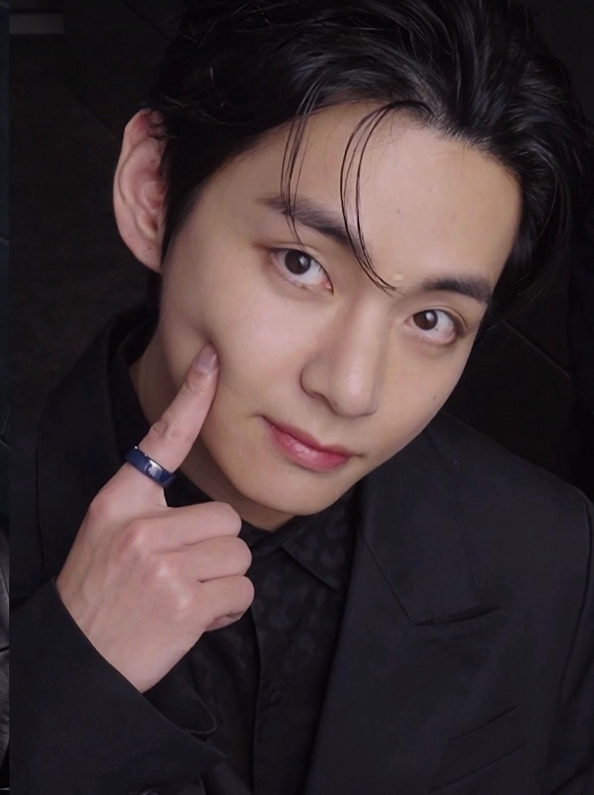 V (防弹少年团)的最新活动照片